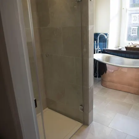 The Priory 3* ميدلهام