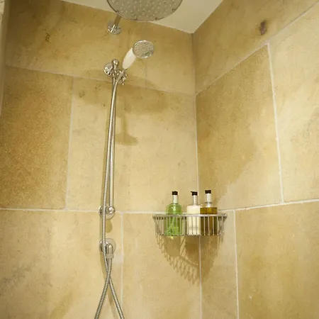 فندق مبيت وإفطار The Priory