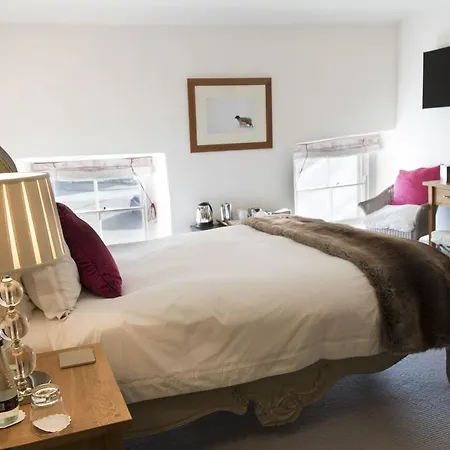 The Priory 3* ميدلهام