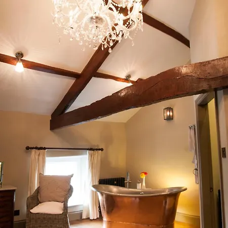 The Priory 3*