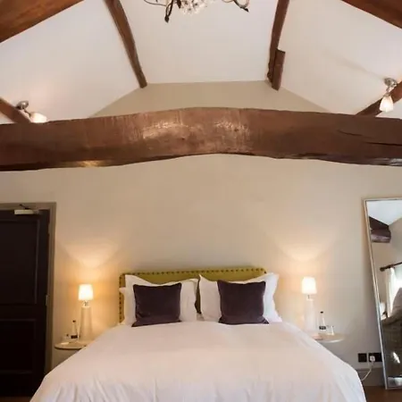 The Priory 3*