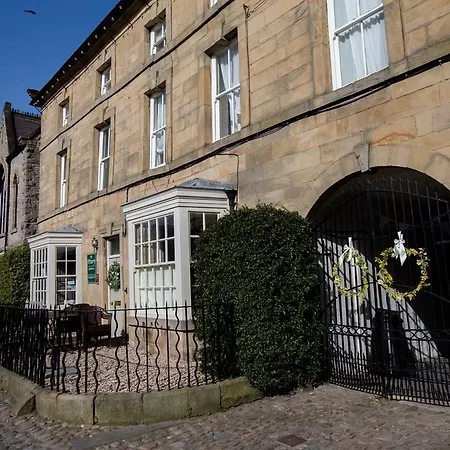 The Priory 3*