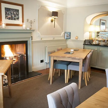 The Priory Couette-café 3*