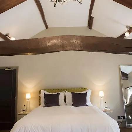 The Priory 3*