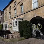 The Priory 3*