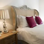 The Priory B&B 미들햄