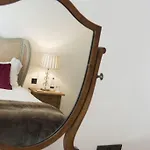 The Priory B&B 미들햄