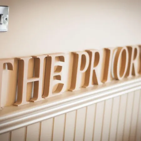 The Priory 3* ミドルハム