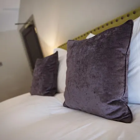 The Priory ミドルハム